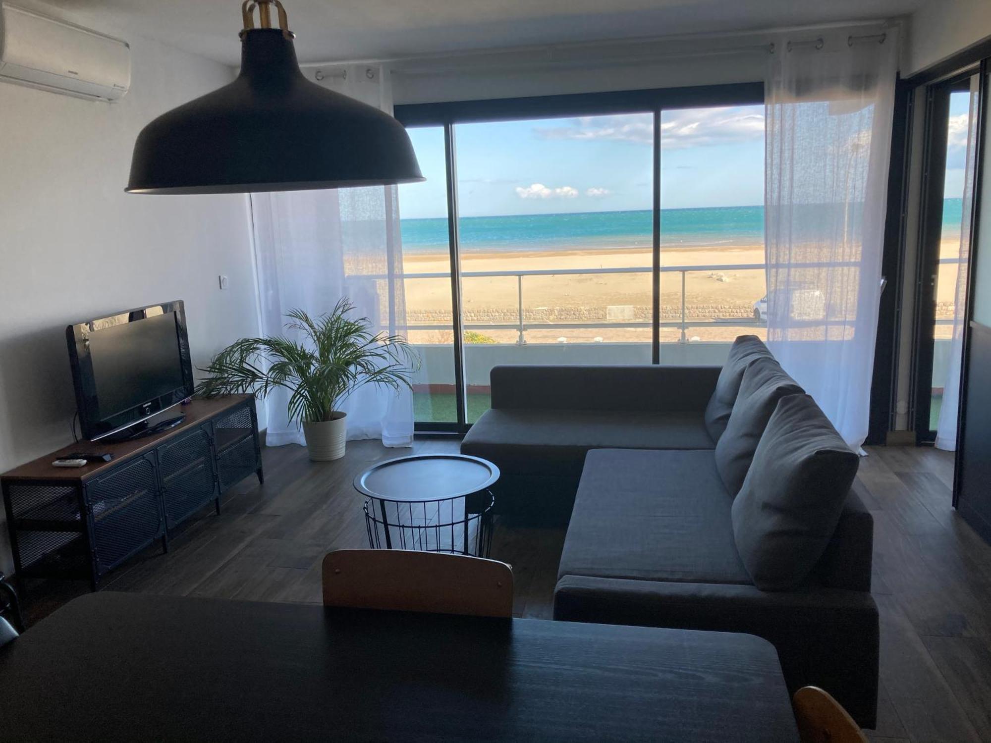 Appartement Vue Mer Climatise 2 Chambres بورت-لا-نوفيل المظهر الخارجي الصورة