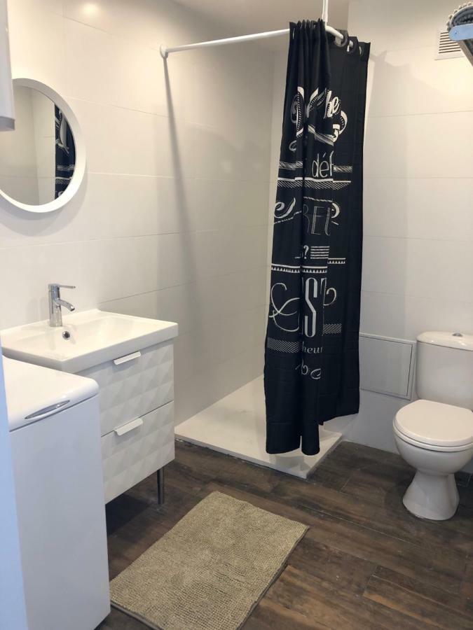 Appartement Vue Mer Climatise 2 Chambres بورت-لا-نوفيل المظهر الخارجي الصورة